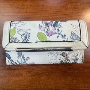 Enzo Angiolini Floral Wallet Tri-Fold Card Slot Zipper Pocket